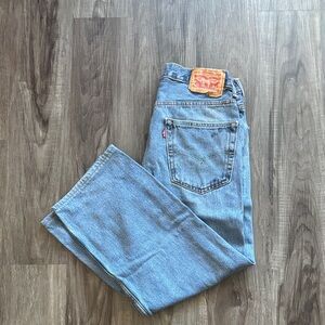 Levi's 550 Light Wash Jeans